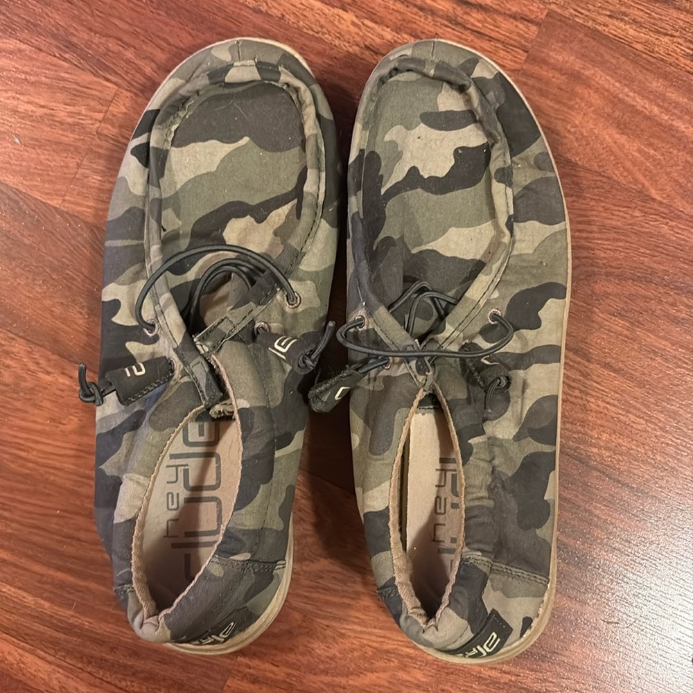 Camo men hey dudes